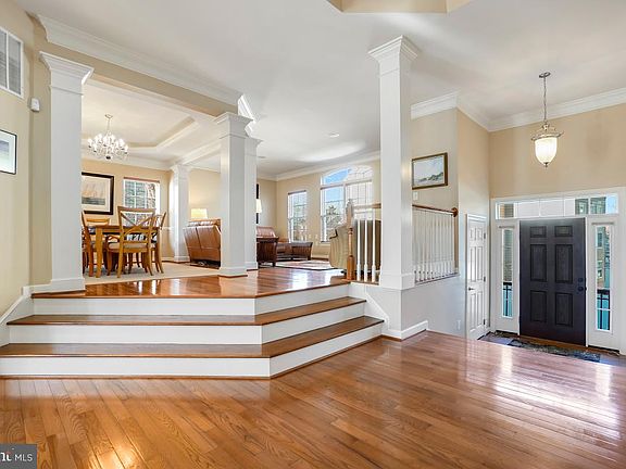 5th image of 231 Bowen Ct