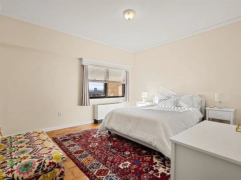 2 Hawthorne Pl #17M — Photo 28
