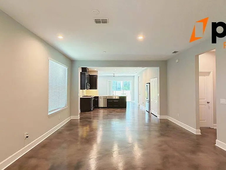 3 bed, 2.0 bath, 1589 sqft, $2,600 — Photo 6