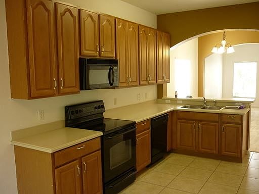 4th image of 16669 Cedar Crest Dr