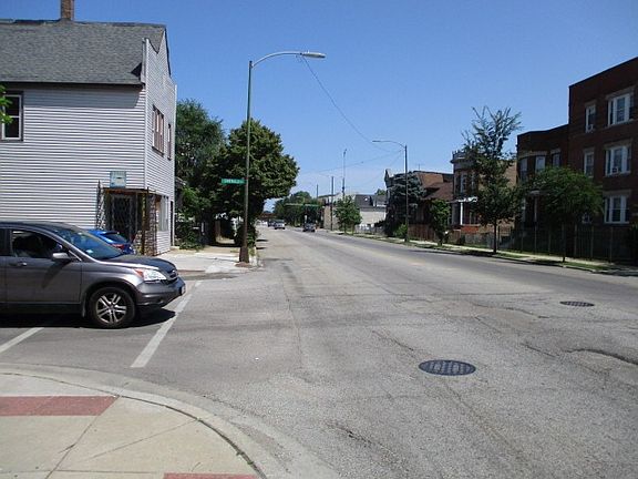 Exterior Neighborhood (street photo)