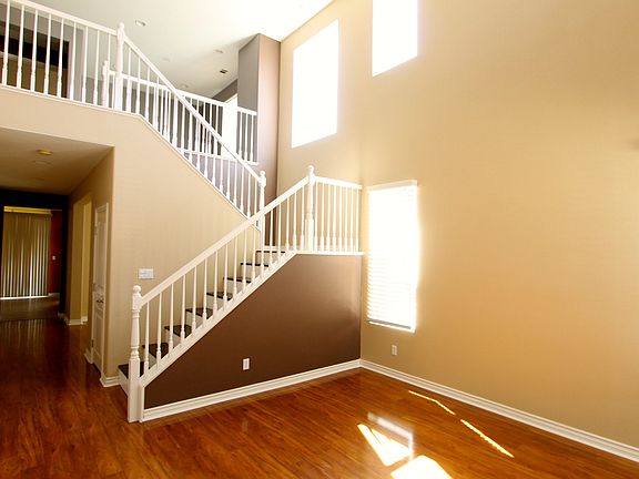 4th image of 34225 Larksburg Ct
