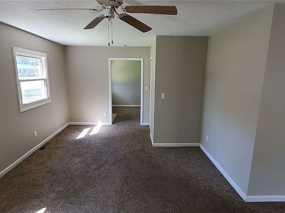 5th image of 136 Whitehall Dr