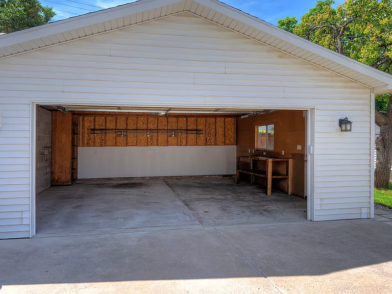 2538 E Wilmington Ave — Photo 14