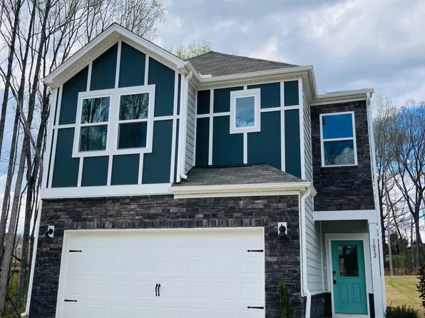 1052 S Fieldhaven Dr, Fuquay Varina, NC 27526