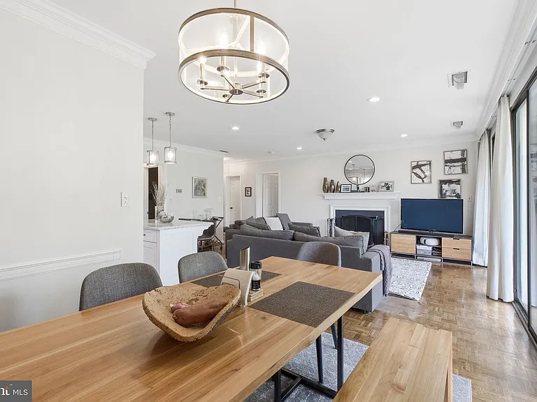 601 Wilkes St #301 — Photo 7