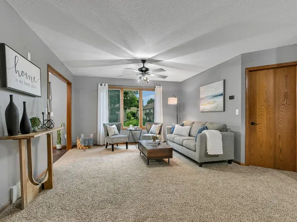 914 Willow Grove Cir, Waite Park, MN 56387