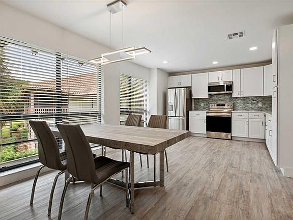 4th image of 462 Brackenwood Ln S