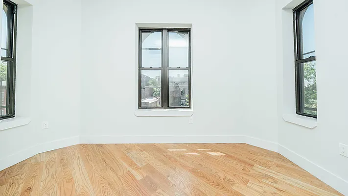 Rented by Nooklyn NYC LLC | media 22