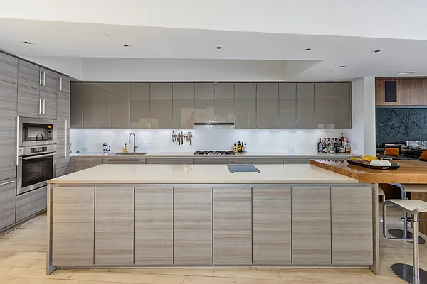 Sold by Douglas Elliman | media 21