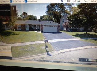 657 Independence Ave, Westmont, IL 60559