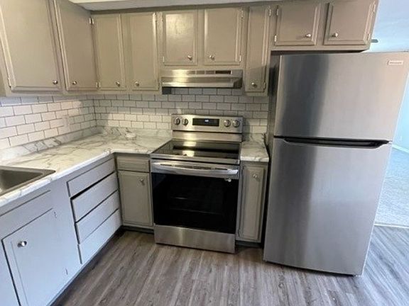 2nd image of 1942 G St APT 6