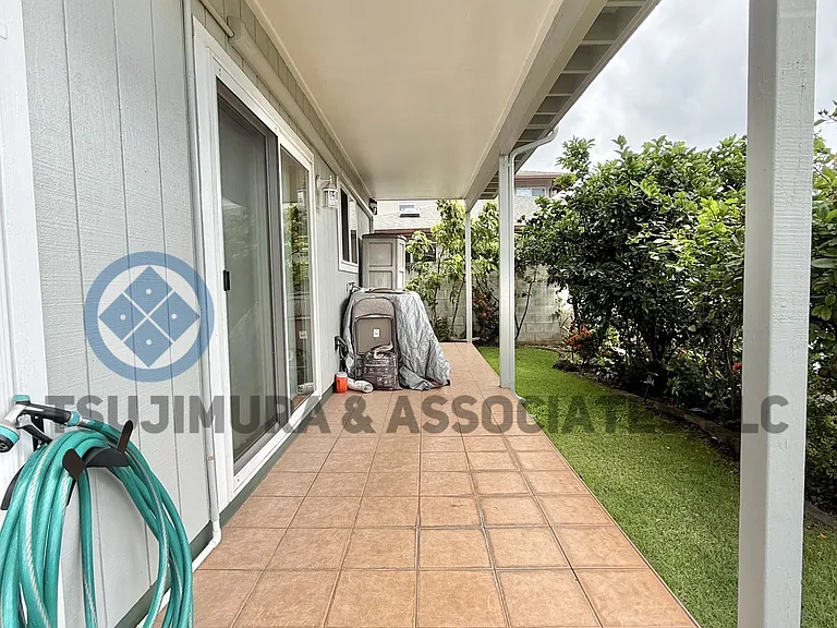 2323 E Manoa Rd — Photo 14