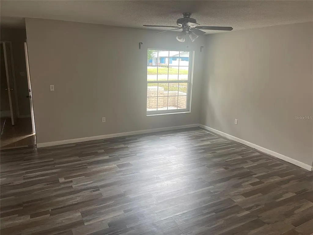 4 bed, 2.0 bath, 1642 sqft, $2,500 — Photo 4