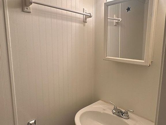 5th image of 1041 Woods Ferry Rd APT 9
