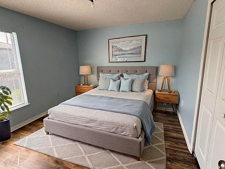 1001 Eiffel Ln — Photo 19