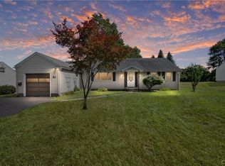 41 Cambridge Rd, Whitesboro, NY 13492