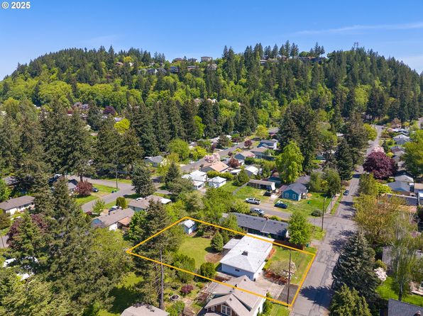 8729 NE Brazee St, Portland, OR 97220