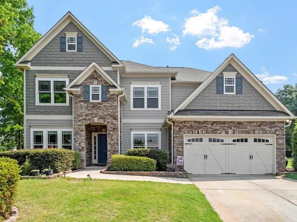 108 Holly Glen Ct, Holly Springs, NC 27540