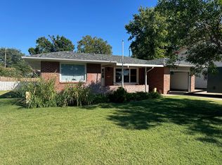1612 Cherokee Rd, Great Bend, KS 67530