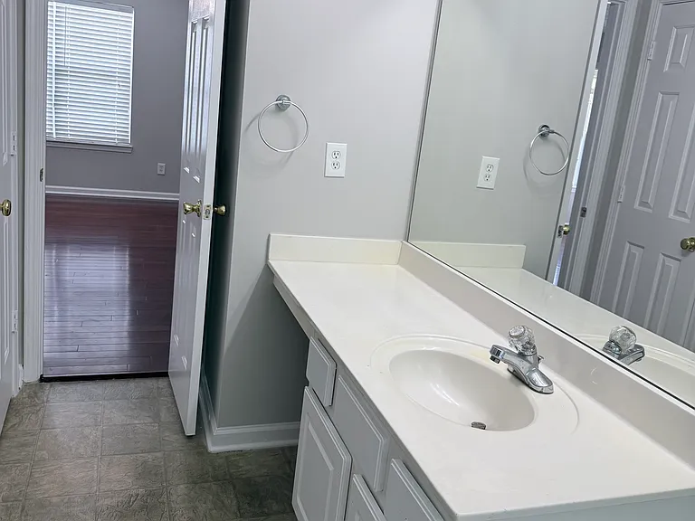 1086 Yellow River Dr — Photo 20