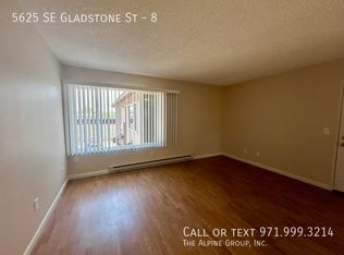 5625 SE Gladstone St APT 8, Portland, OR 97206