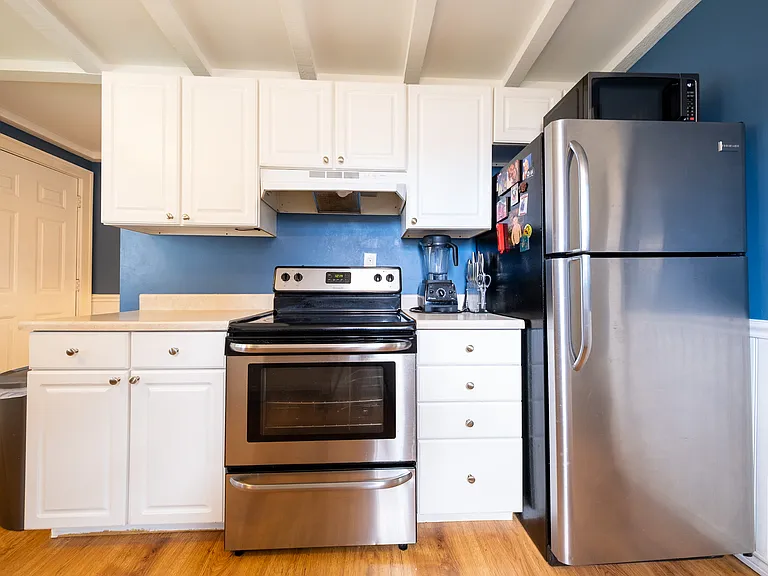 2916 Johnson St NE — Photo 8