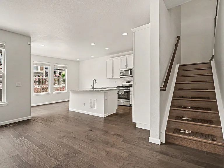 6812 Dewey Dr — Photo 13