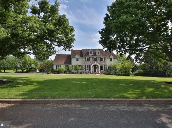 3901 Fountain Cir, Fountainville, PA 18923