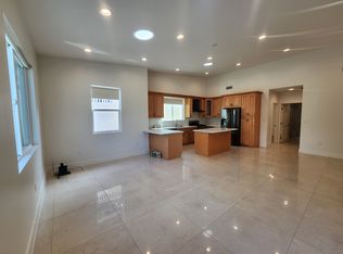 10530 Tuxford St, Sun Valley, CA 91352