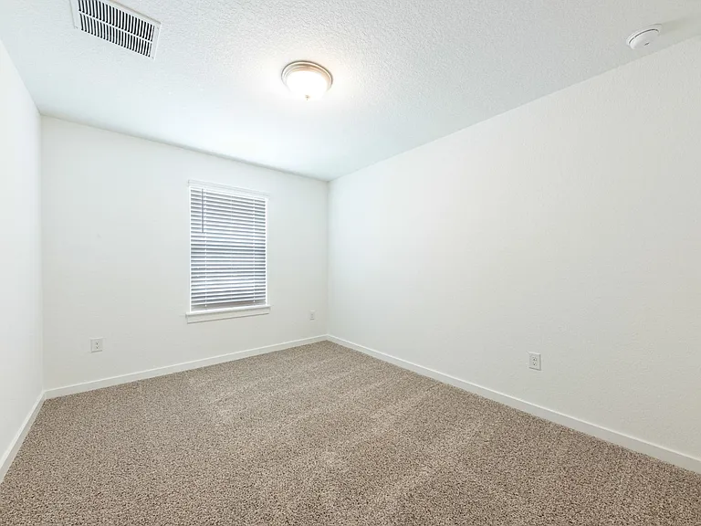 1804 Bonham Ln — Photo 16