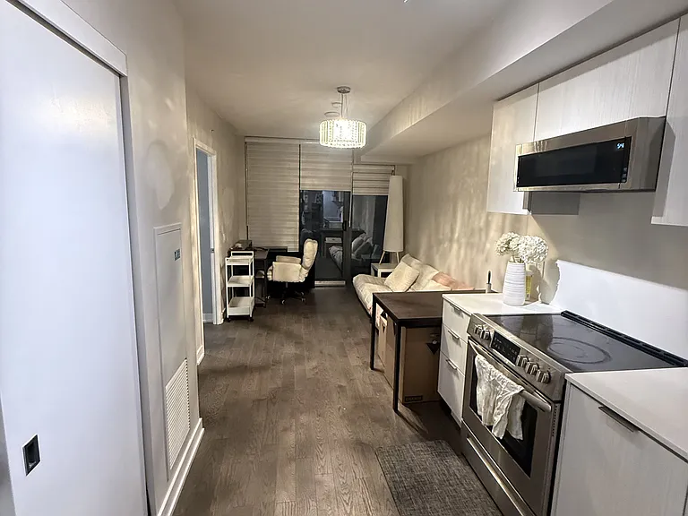 25 Richmond St E #901 — Photo 11
