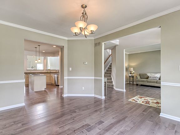 4th image of 1060 Silver Maple Cir