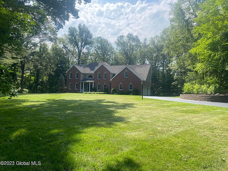 3rd image of 622 Grooms Rd