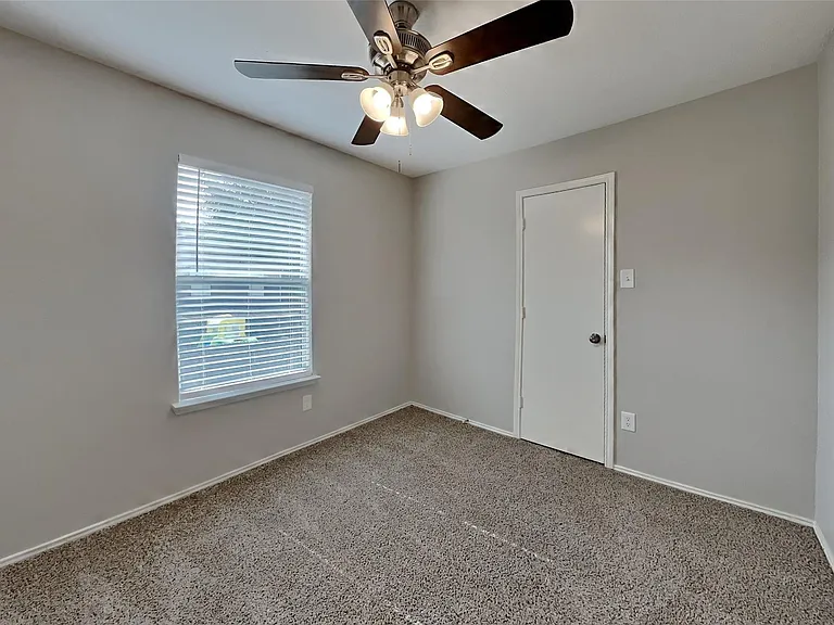 19530 Rocky Bank Dr — Photo 13