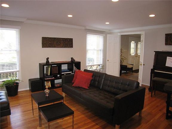 4th image of 3435 Brookdale Dr