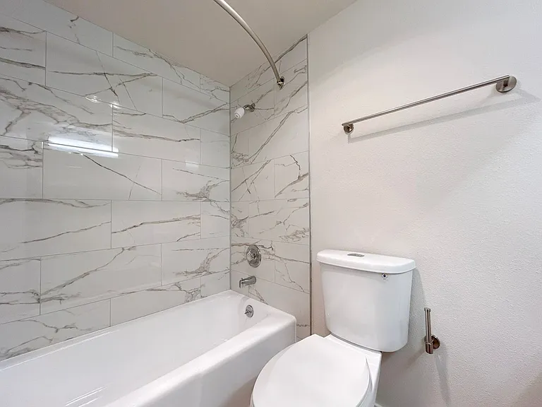Bellefield Manor — Photo 29