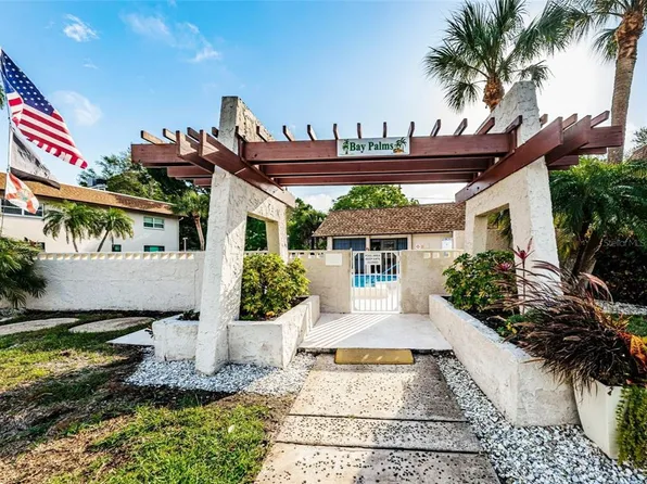 2750 E Bay Dr APT 10E, Largo, FL 33771