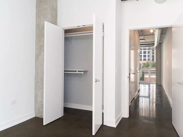 115 W Chicago Ave #508 — Photo 5