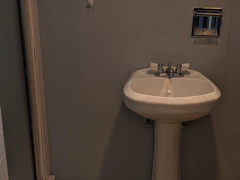 76 Bremond St #1 — Photo 21