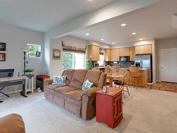 2nd image of 1580 N Cirque Ln