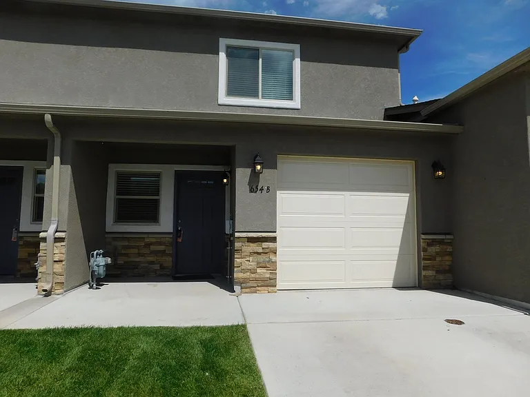 654 Trinity Way #B — Photo 2