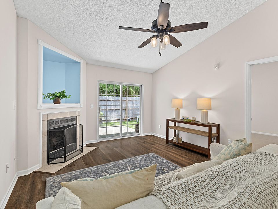 1st image of 1645 Dexter Ln