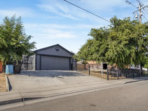 721 F St, Livingston, CA 95334