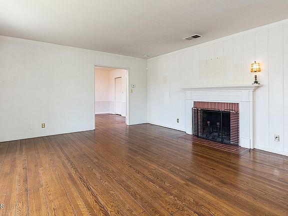 4th image of 1284 Eastlyn Pl