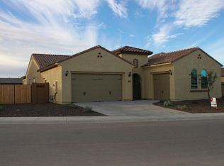 1323 W Cavedale Dr, Phoenix, AZ 85085