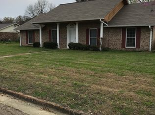 1885 Modeannia St, Tupelo, MS 38801