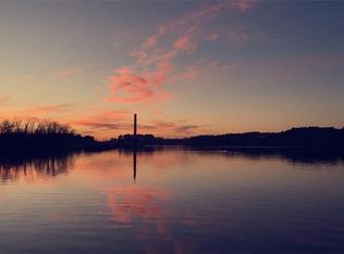 15 Edwards Ln, Reedville, VA 22539