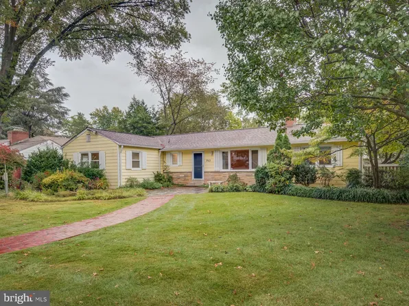 3463 Washington Dr, Falls Church, VA 22041
