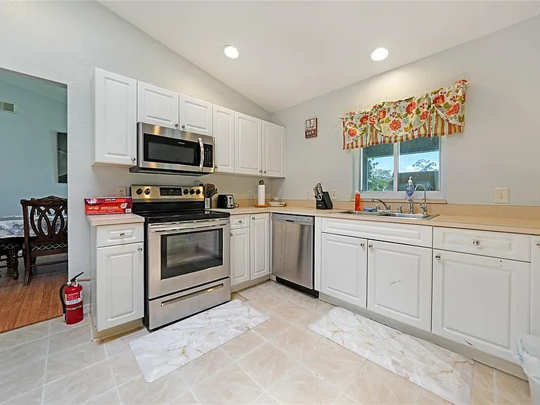 590 Ridgewood St NW — Photo 9